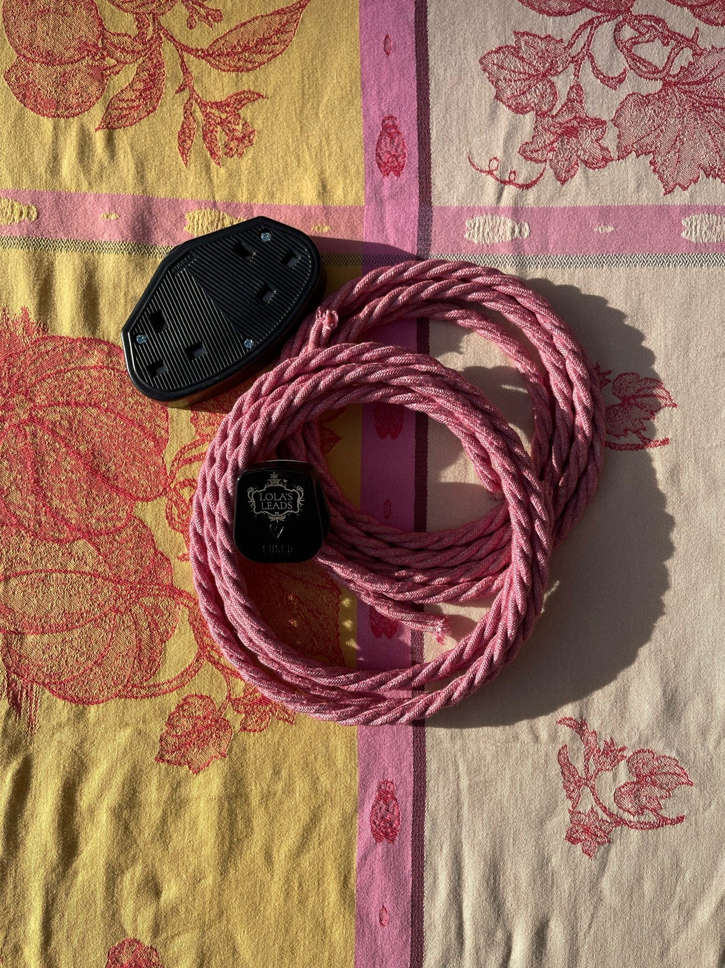 Lola's Leads - Strawberry Linen