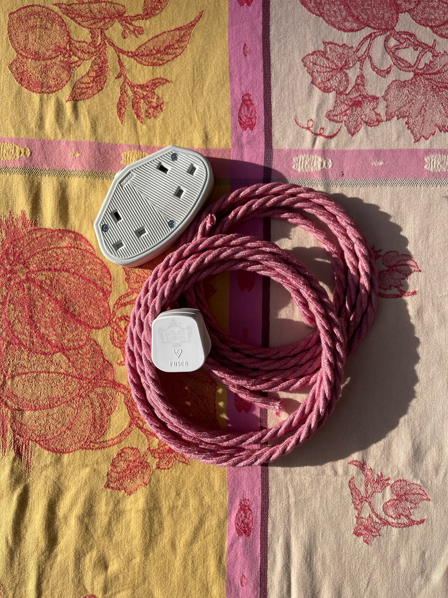 Lola's Leads - Strawberry Linen
