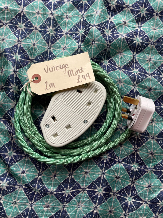 Lola's Leads – Vintage Mint + White 2m | 2 Gang