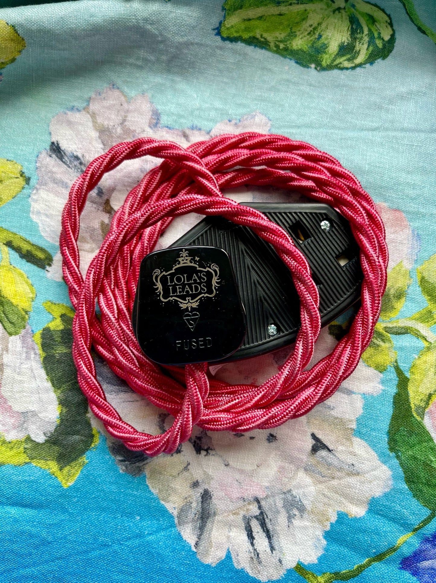 Lola's Leads - Frangipani & Black | 2m & 3m